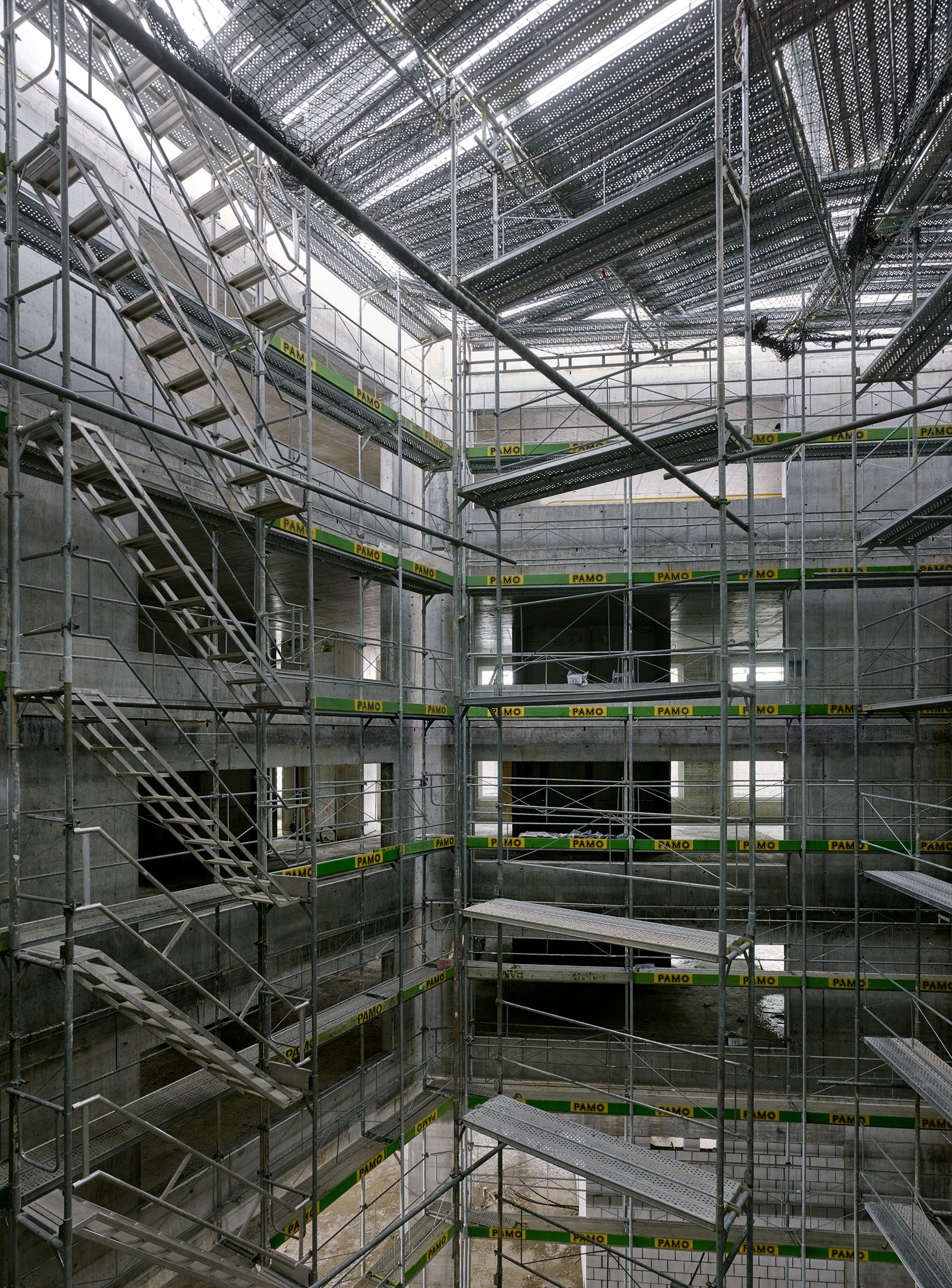 E15541 Alpa 049166p SCREEN